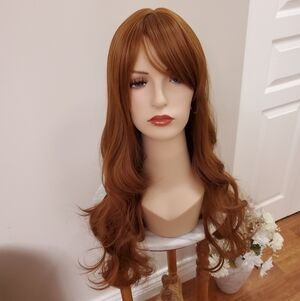 NWT Stunning Auburn Women's Wig